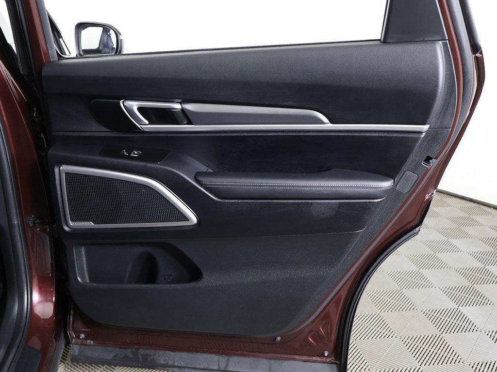 Used 2022 Kia Telluride LX image 26