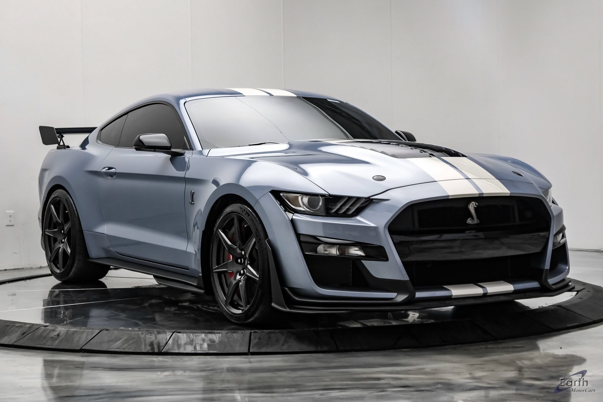 Used 2022 Ford Mustang Shelby GT500 w/ Carbon Fiber Track Pack RWD image 28