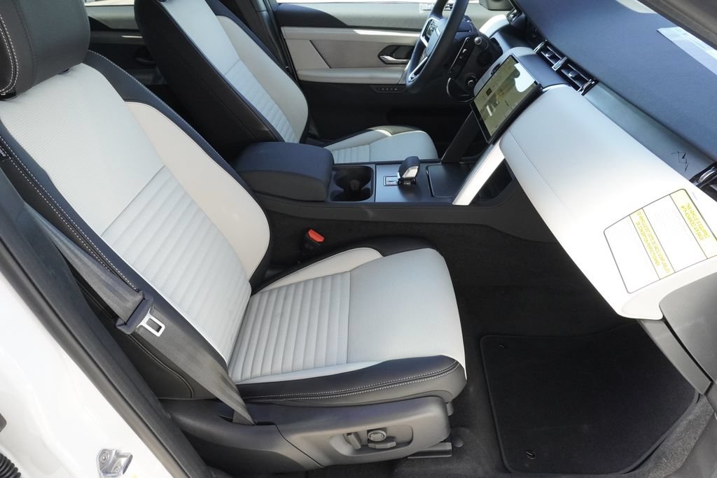 New 2026 Land Rover Discovery Sport Landmark AWD/4WD image 23