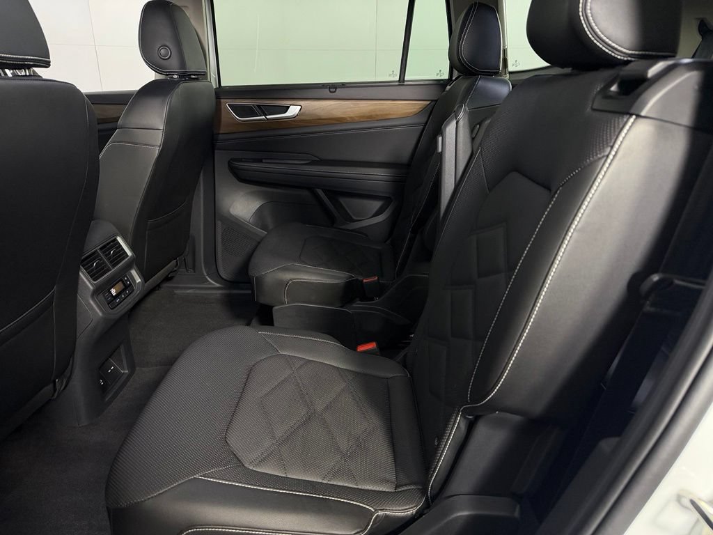 Used 2024 Volkswagen Atlas SE FWD image 26