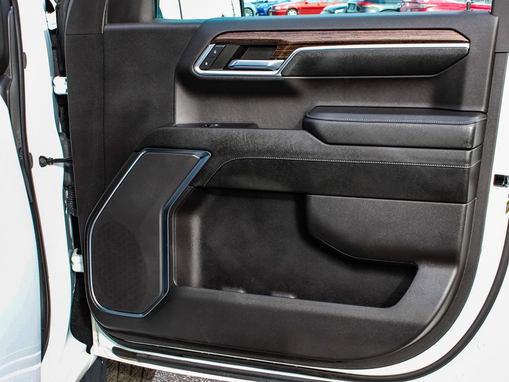 Used 2024 GMC Sierra 1500 Elevation image 13
