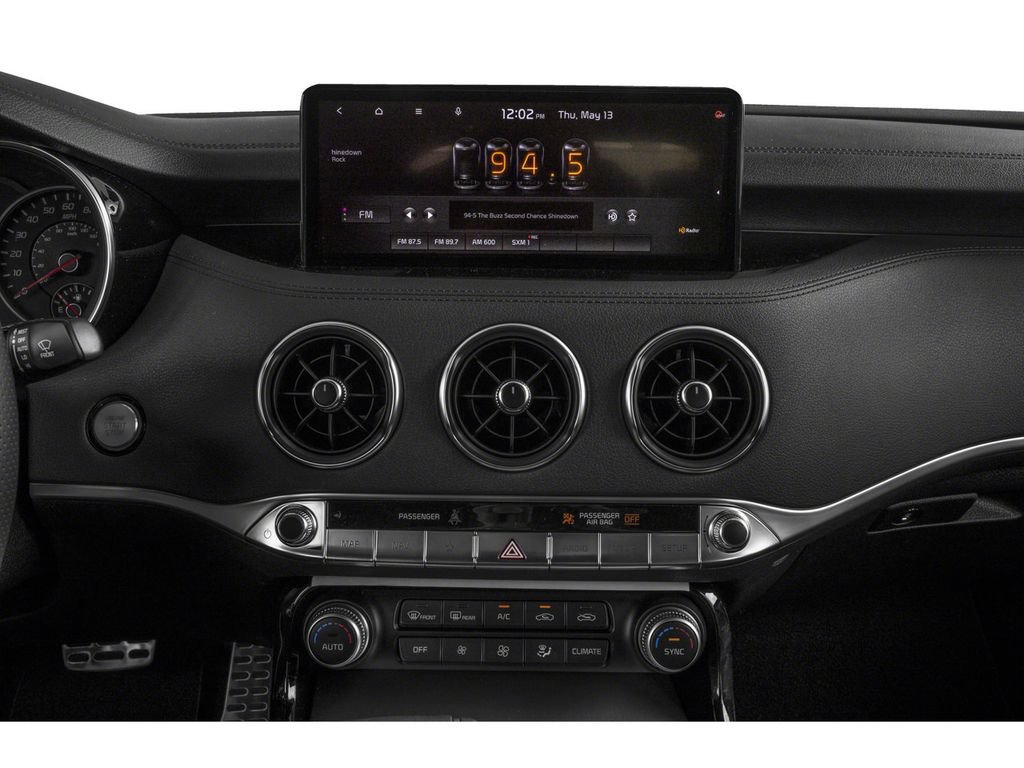 Used 2022 Kia Stinger GT1 AWD/4WD image 9