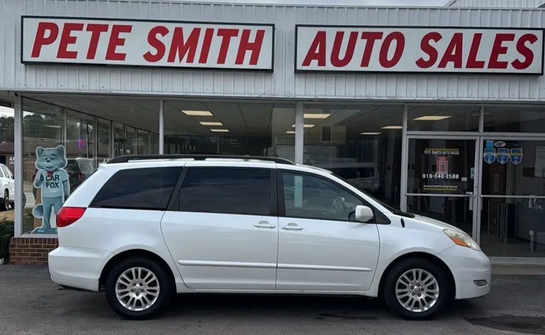 Used 2010 Toyota Sienna XLE FWD image 5
