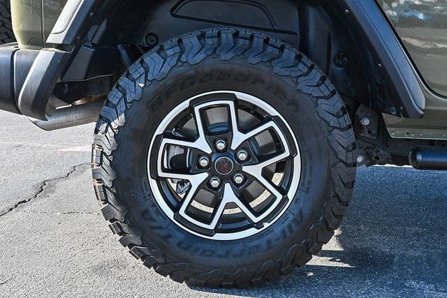 Used 2025 Jeep Wrangler Unlimited Rubicon w/ Convenience Group image 11