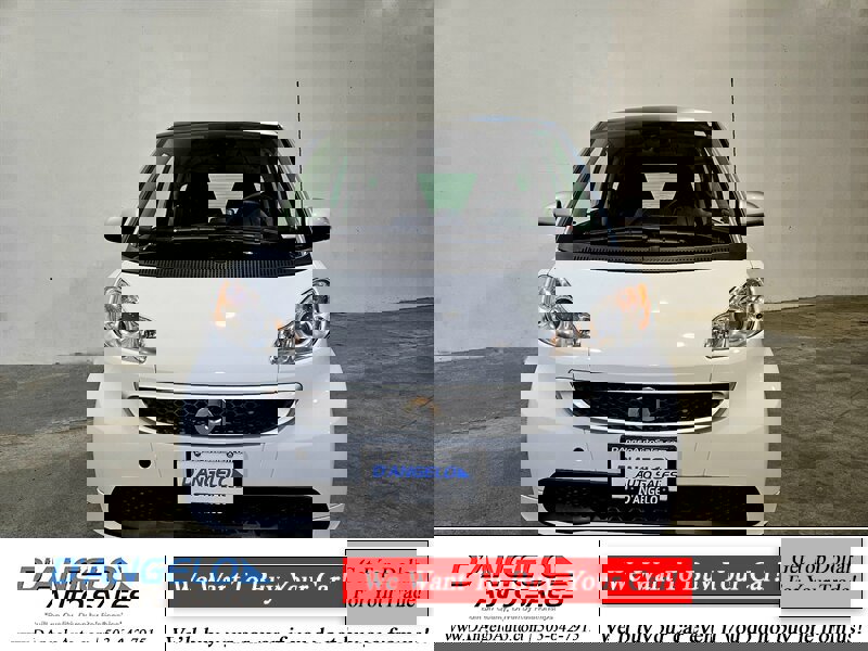 Used 2015 smart fortwo passion image 10