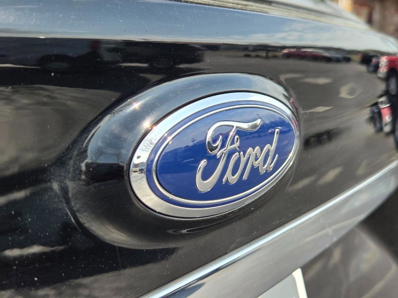 Used 2019 Ford Edge SEL FWD image 9