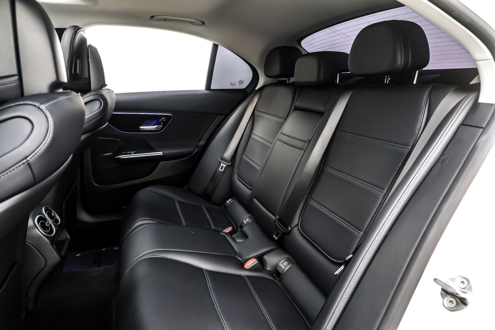 Used 2023 Mercedes-Benz C 300 Sedan image 8