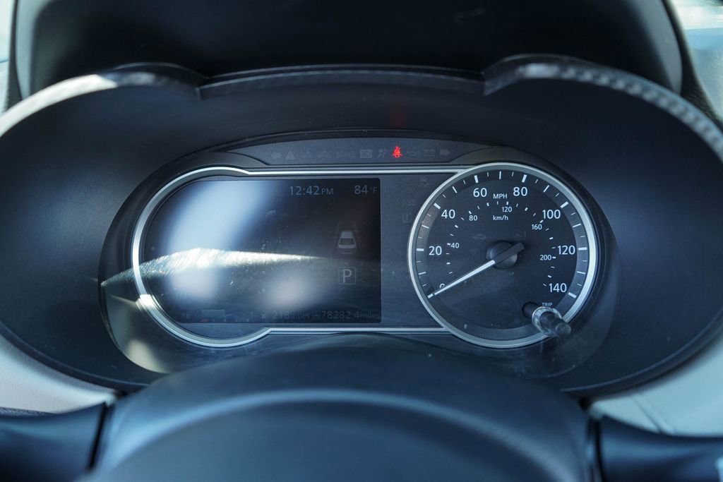 Used 2022 Nissan Versa SV image 5