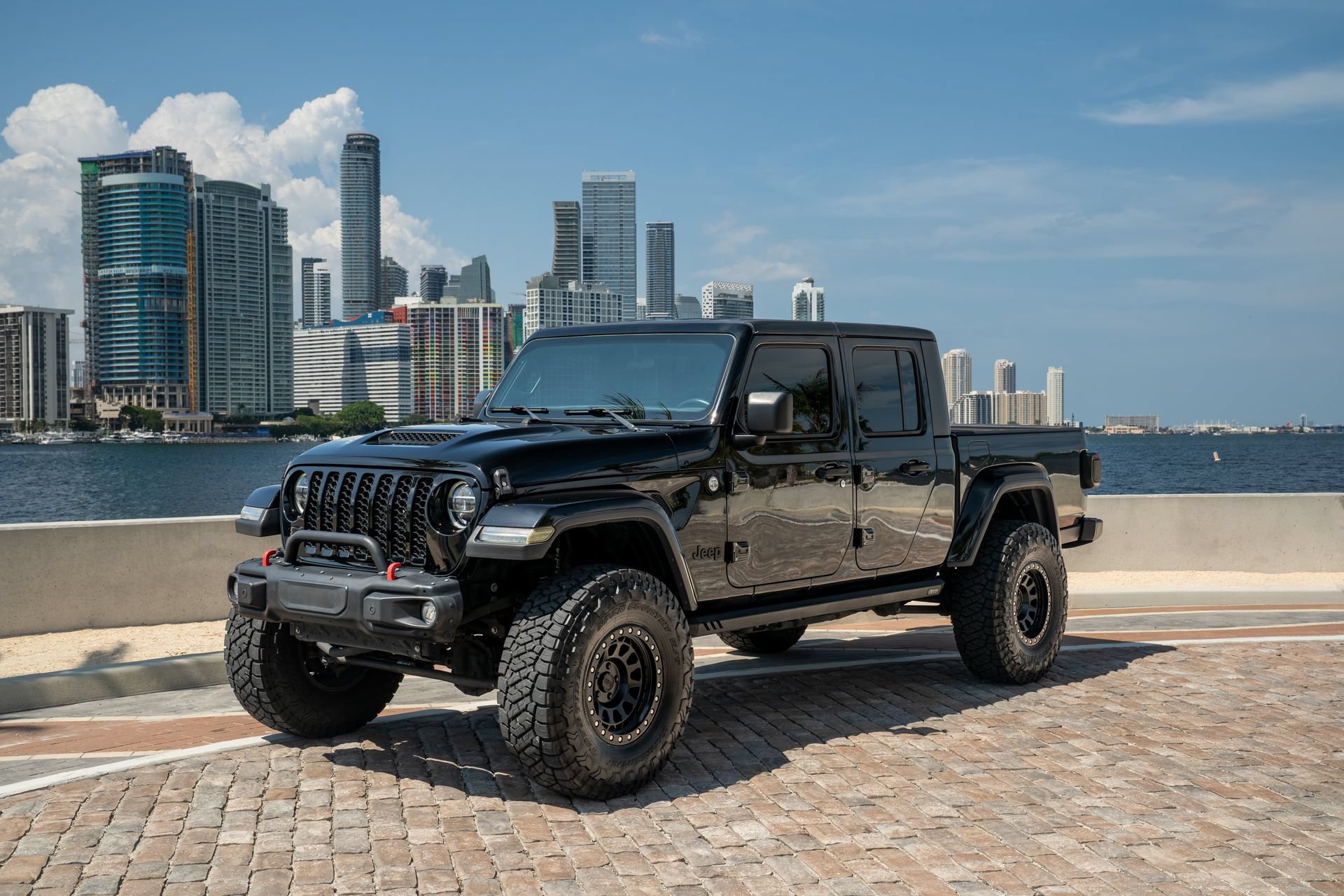 Used 2021 Jeep Gladiator Sport AWD/4WD image 2