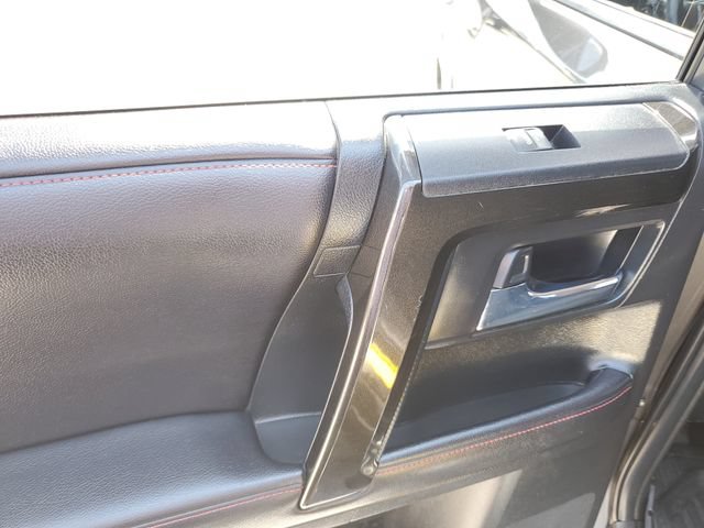 Used 2018 Toyota 4Runner TRD Off-Road AWD/4WD image 15