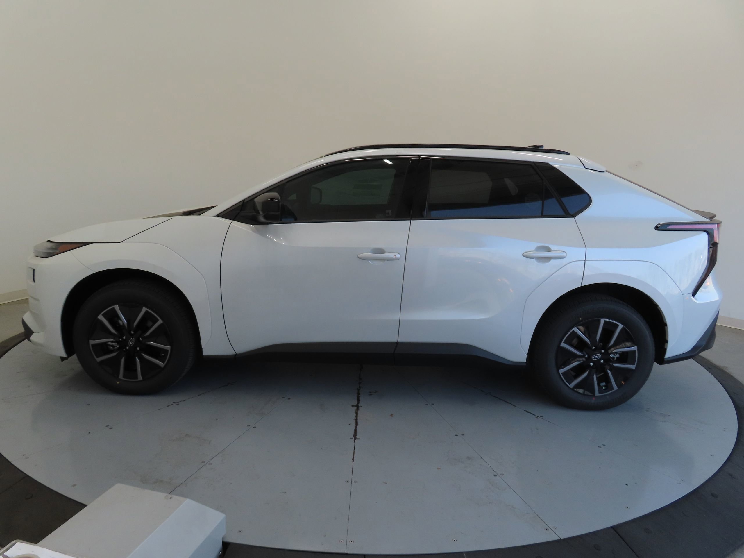 New 2026 Subaru Solterra Premium image 9