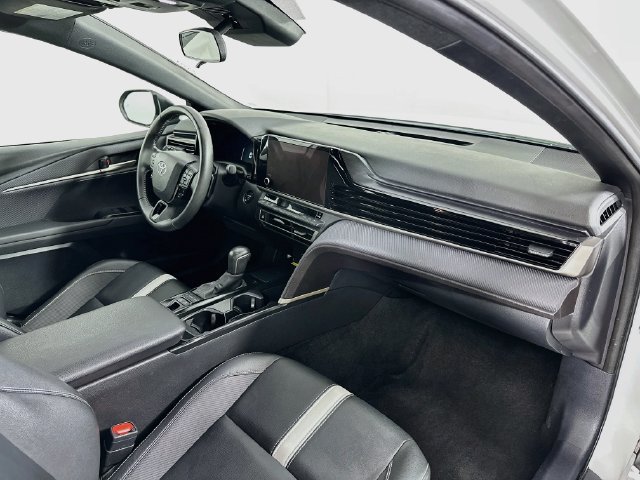 Used 2025 Toyota Camry SE FWD image 27