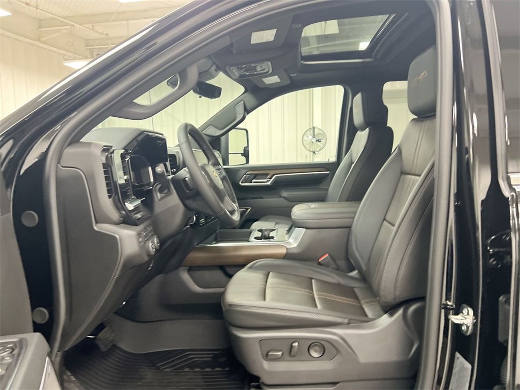 New 2025 Chevrolet Silverado 2500 High Country w/ Technology Package image 20