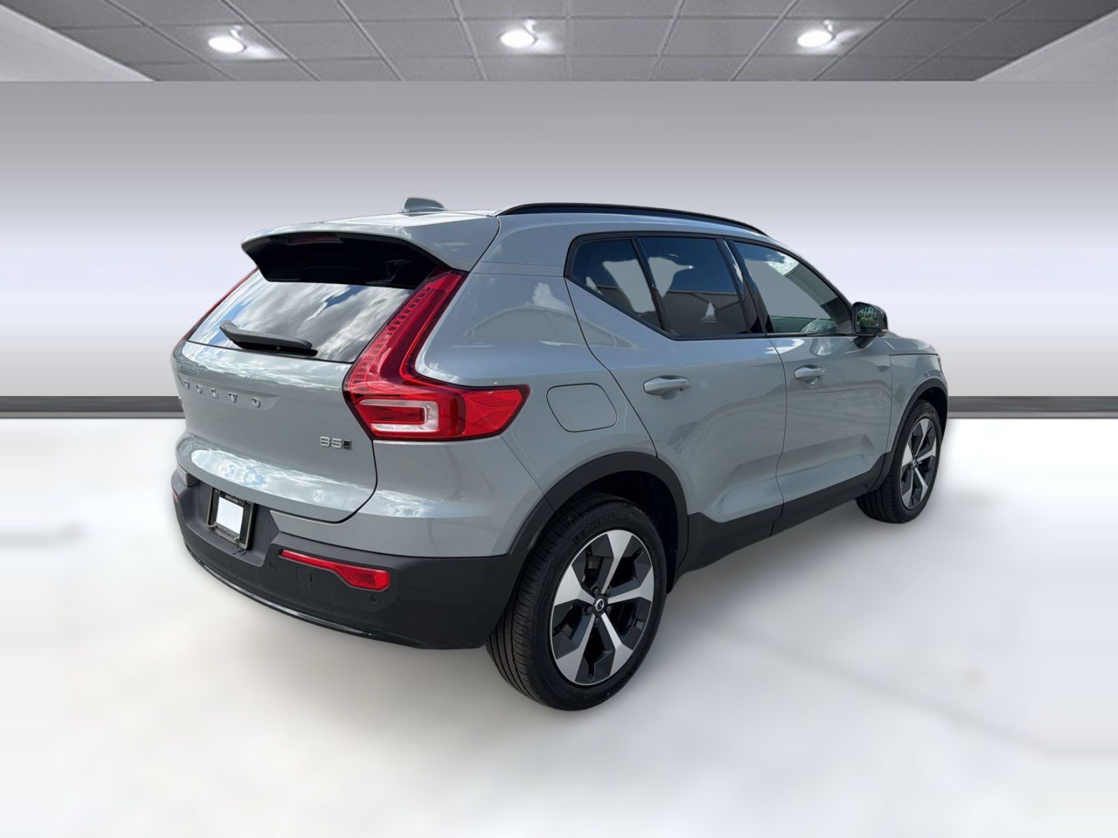 New 2026 Volvo XC40 B5 Plus w/ Protection Package Premier AWD/4WD image 9