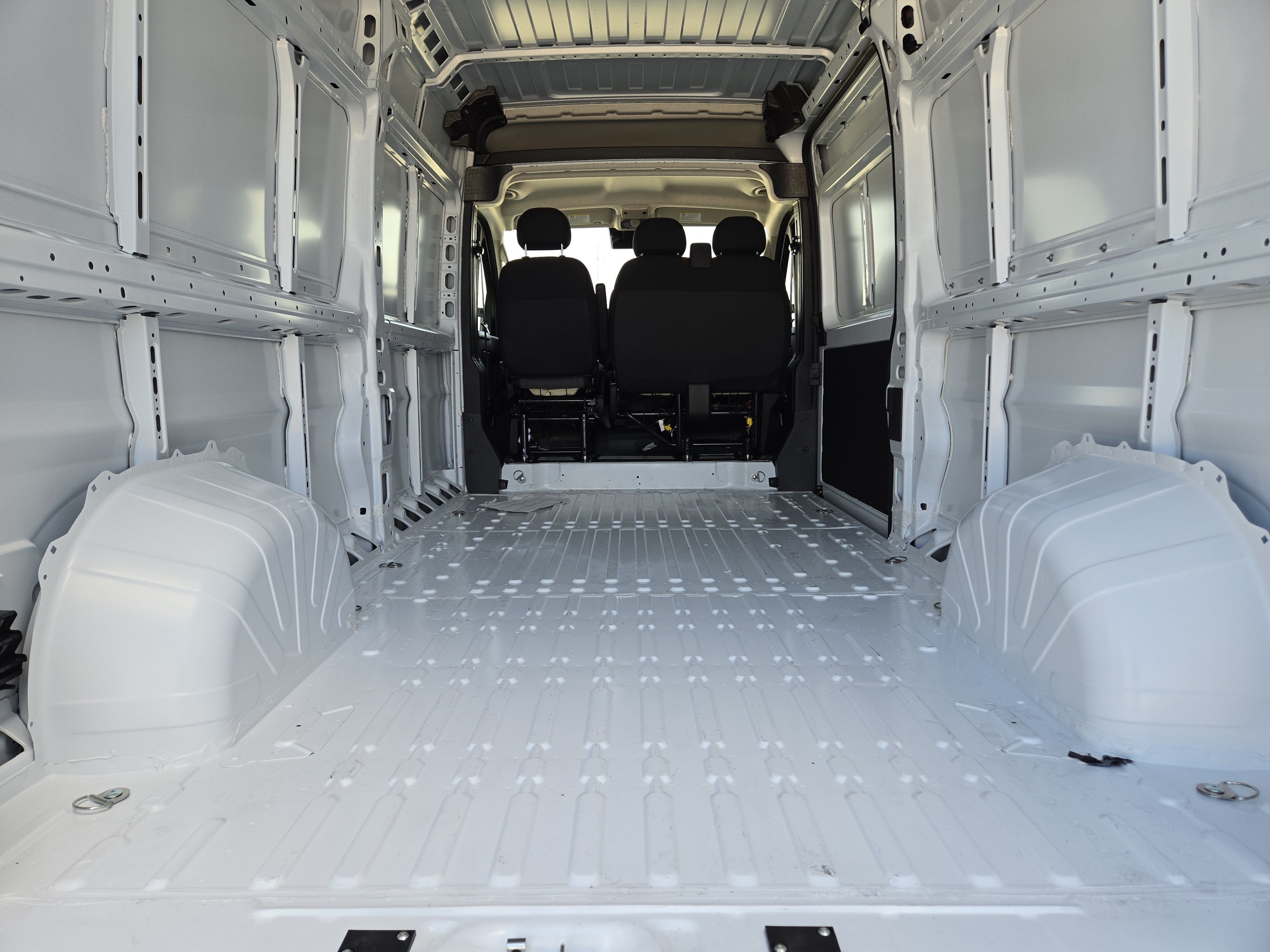 New 2026 RAM ProMaster 2500 w/ Convenience Group FWD image 21