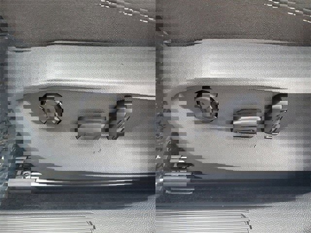 Certified 2025 Volkswagen Taos SE image 17