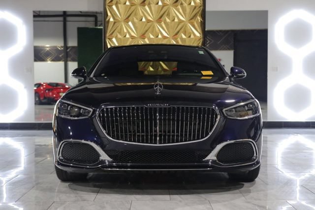 Used 2025 Mercedes-Benz Maybach S 580 4MATIC image 2