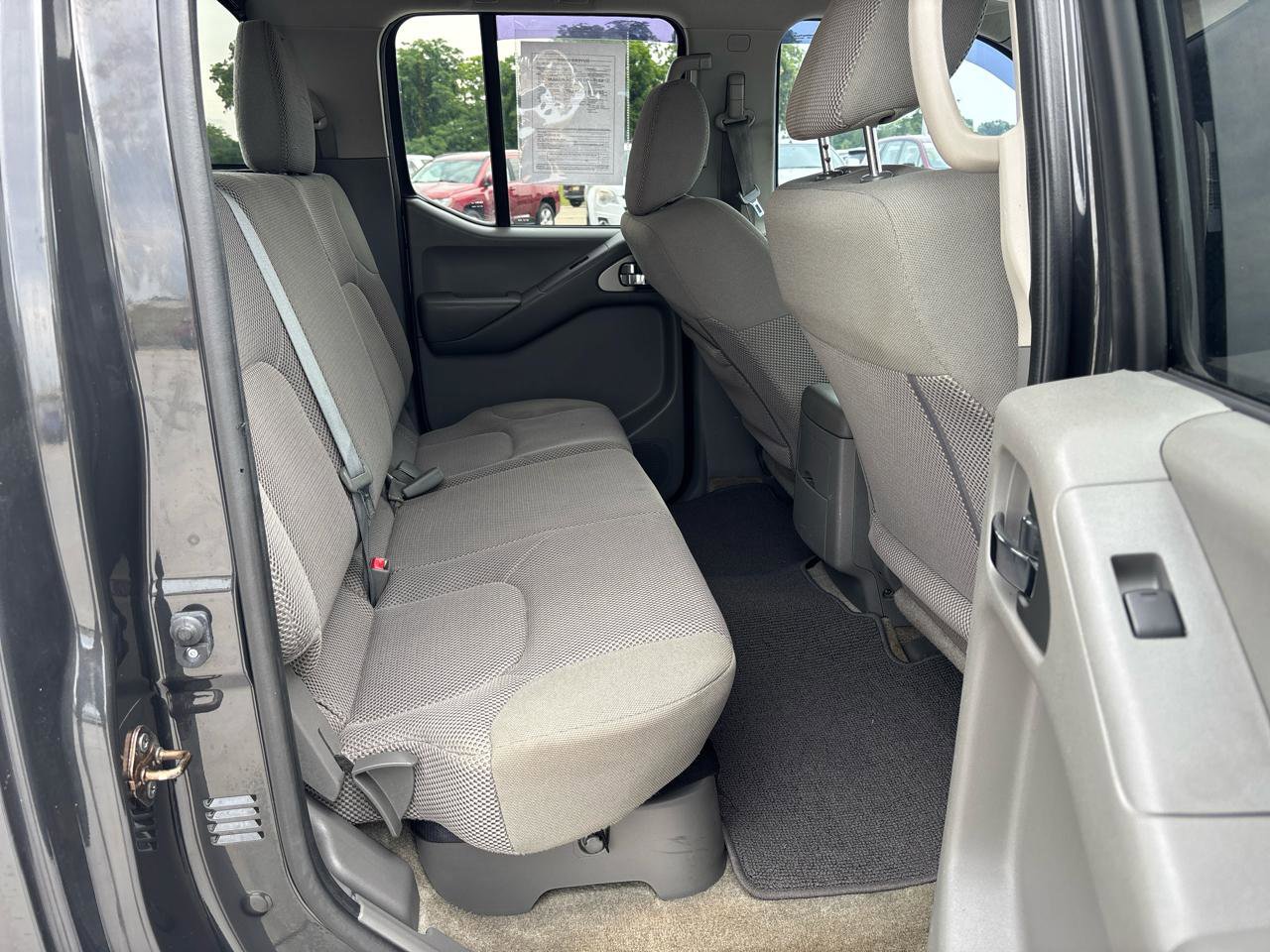 Used 2015 Nissan Frontier SV w/ SV Value Truck Package RWD image 22