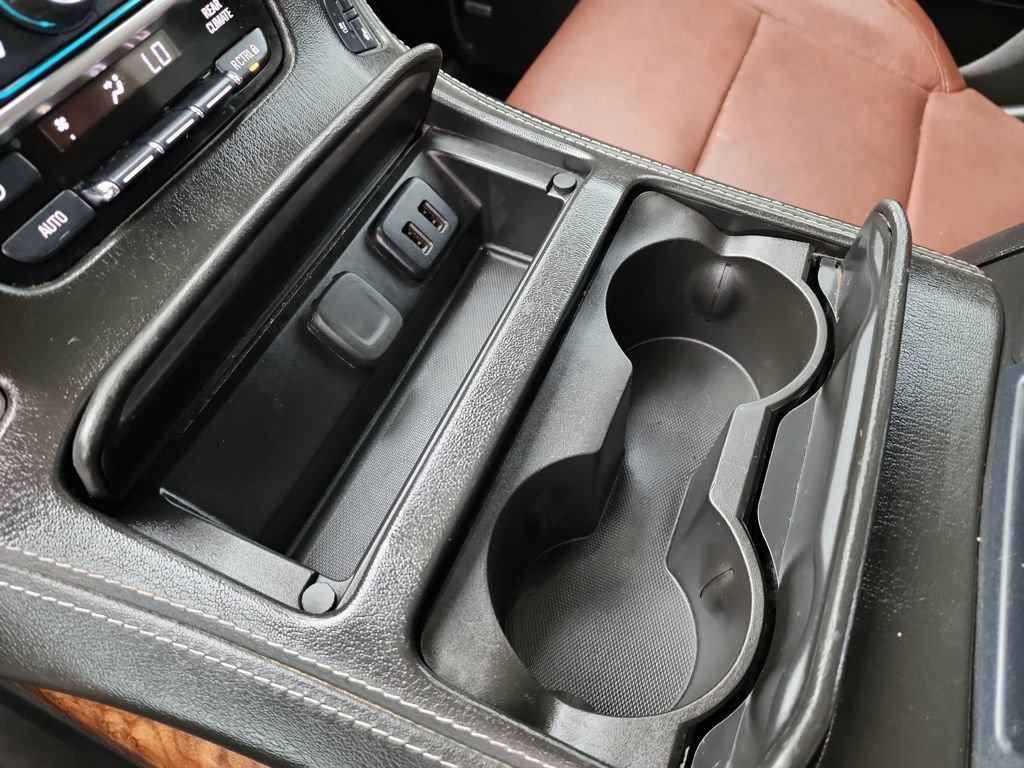 Used 2020 Chevrolet Suburban Premier w/ Premier Plus Edition image 30