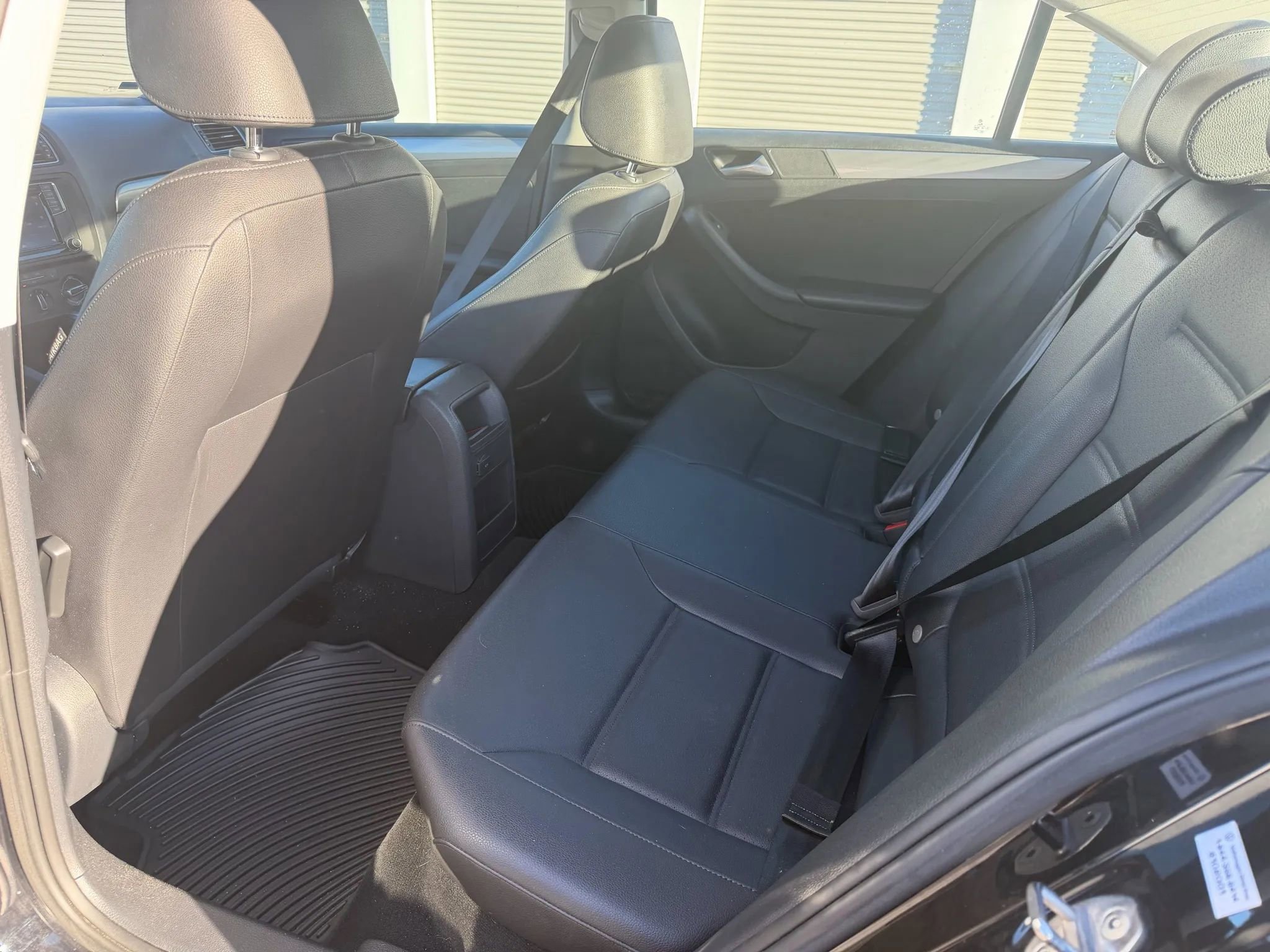 Used 2017 Volkswagen Jetta SE image 9