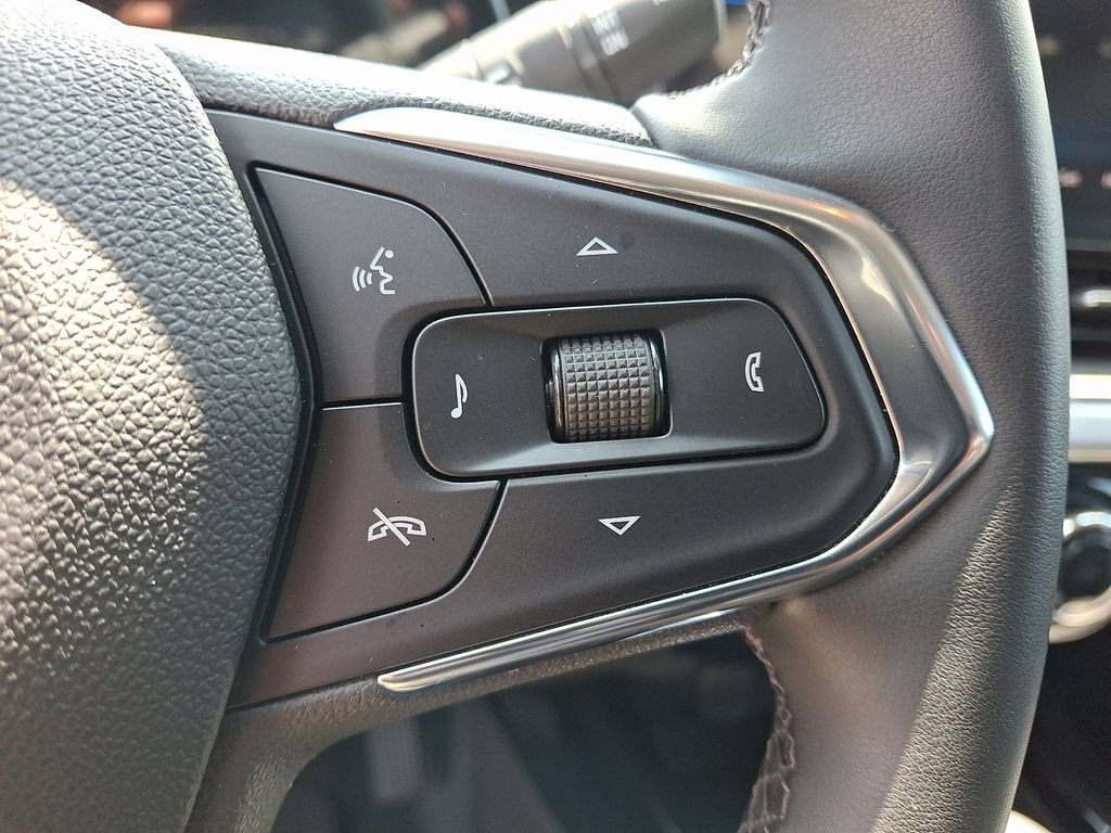 Certified 2024 Chevrolet Trax LT w/ LT Convenience Package FWD image 21