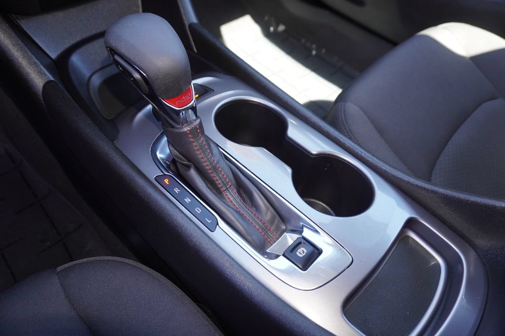 Used 2025 Chevrolet Malibu RS FWD image 19