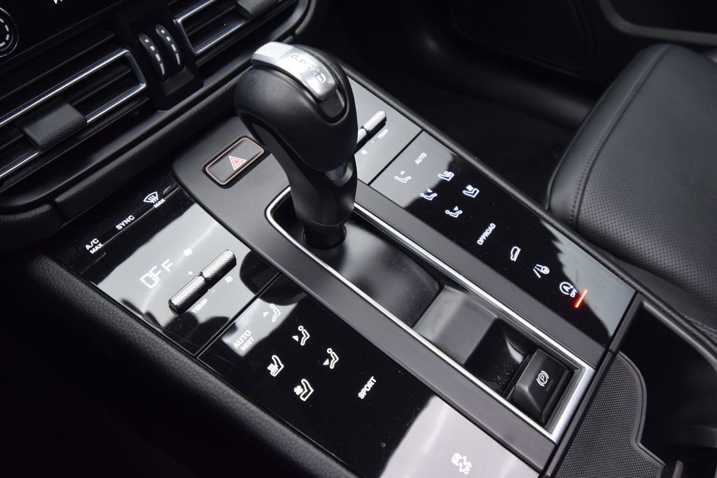 Used 2022 Porsche Macan image 26