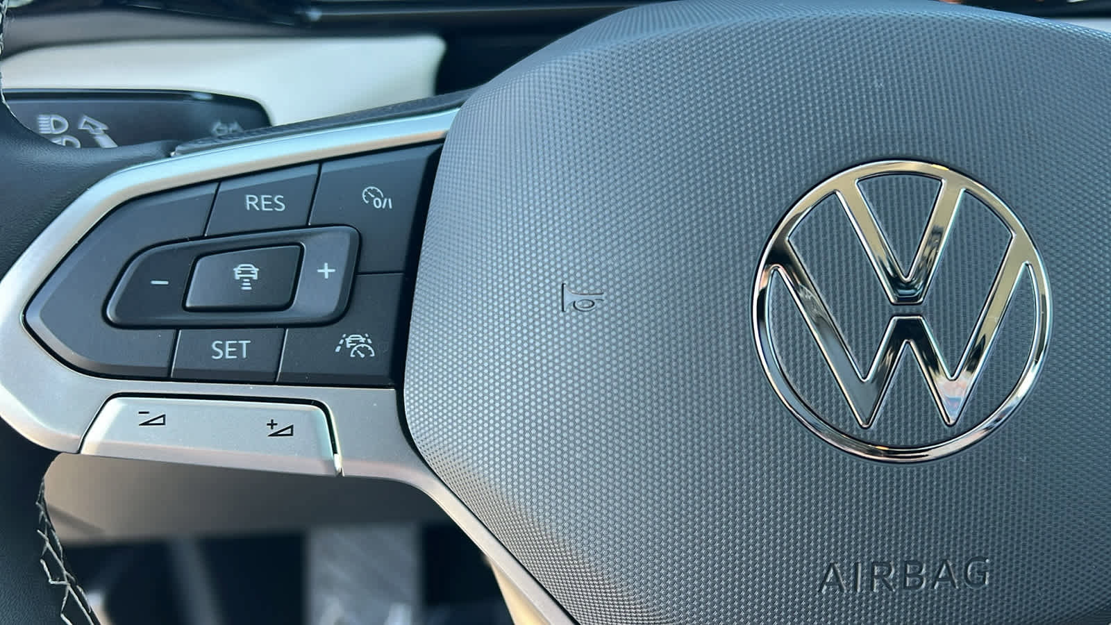 Used 2025 Volkswagen Taos S image 19