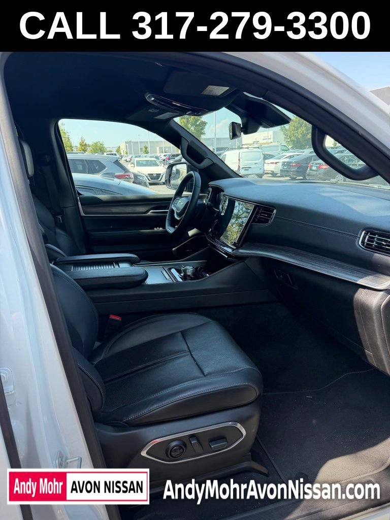 Used 2024 Jeep Wagoneer Series II w/ Flexible Seating Group AWD/4WD image 9