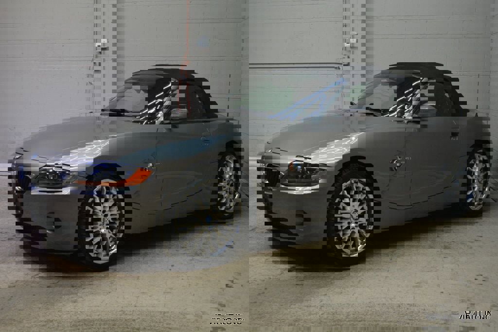 Used 2004 BMW Z4 2.5i image 18