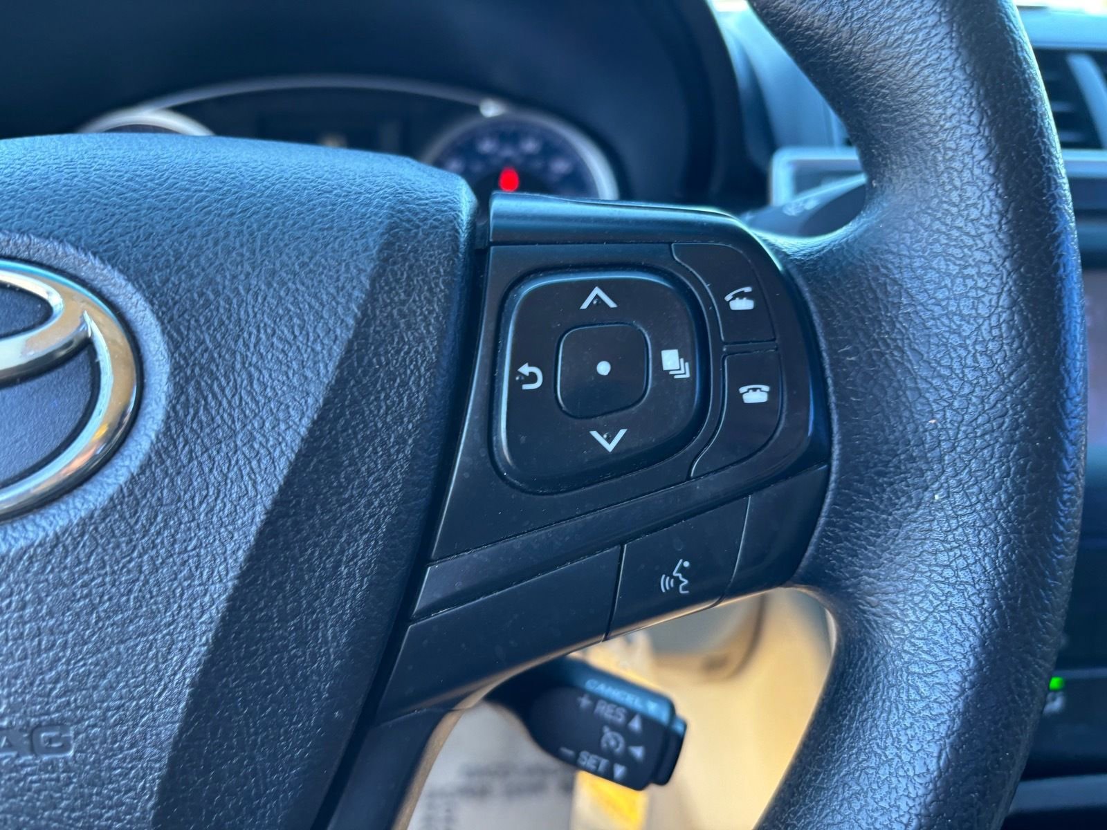 Used 2017 Toyota Camry LE image 30