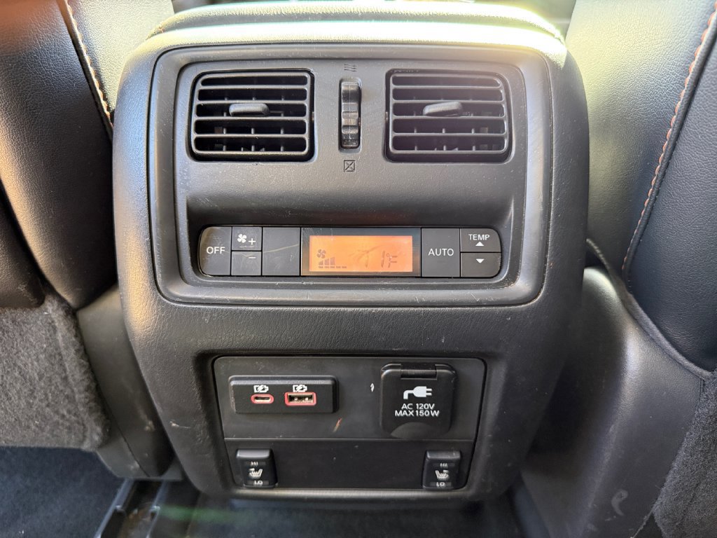Used 2019 Nissan Pathfinder SL AWD/4WD image 39
