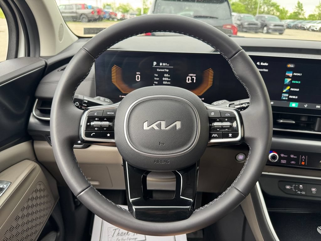Certified 2026 Kia Carnival FWD image 15