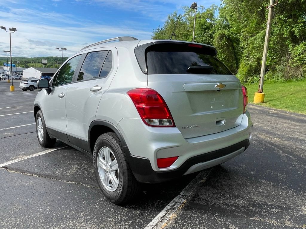 Certified 2022 Chevrolet Trax LT w/ LT Convenience Package AWD/4WD image 5