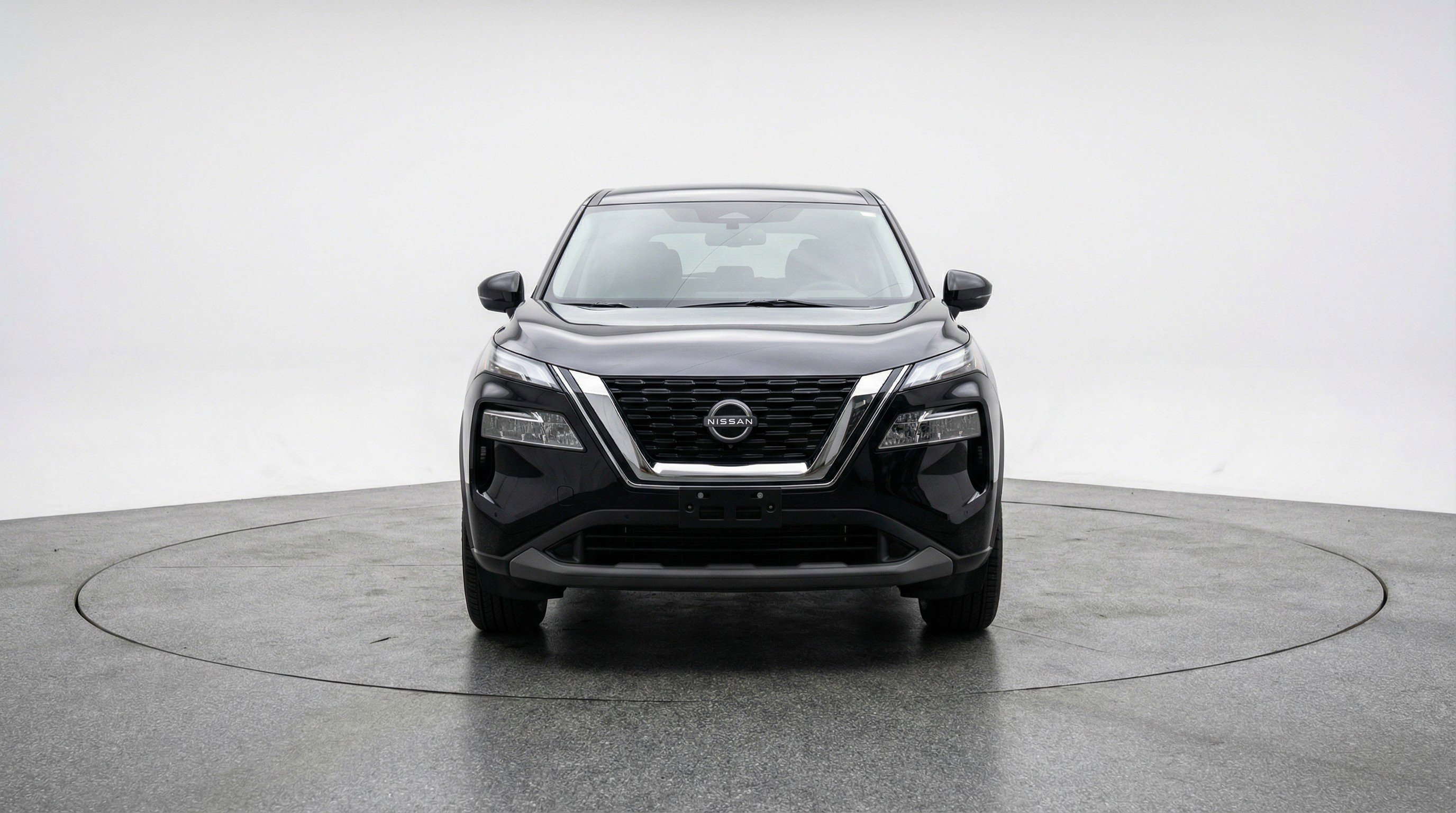 Used 2025 Nissan Rogue SV image 2