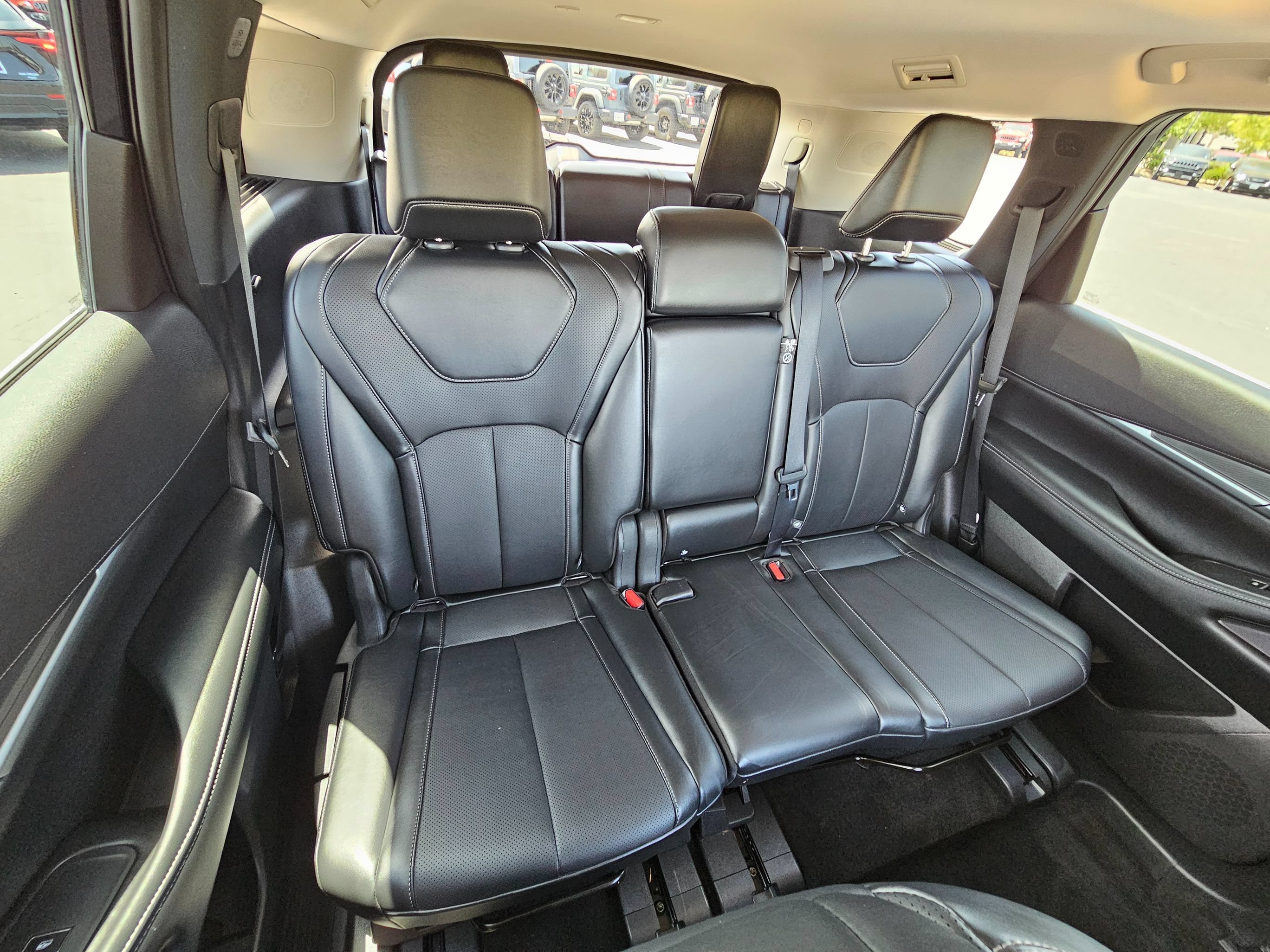 Used 2026 INFINITI QX60 Pure w/ Cargo Package AWD/4WD image 38