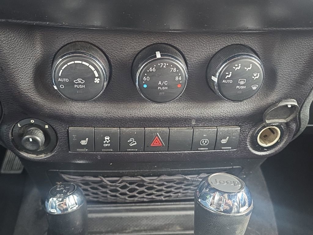 Used 2015 Jeep Wrangler Unlimited Sahara w/ Dual Top Group image 24