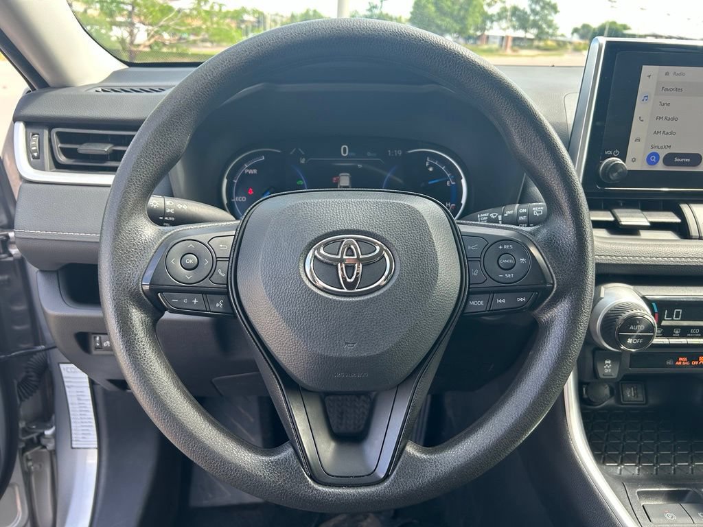 Used 2025 Toyota RAV4 XLE AWD/4WD image 21