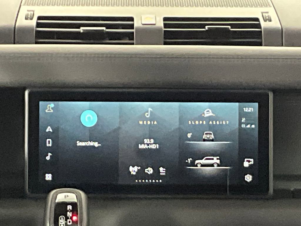 Certified 2024 Land Rover Defender 110 X-Dynamic SE AWD/4WD image 11