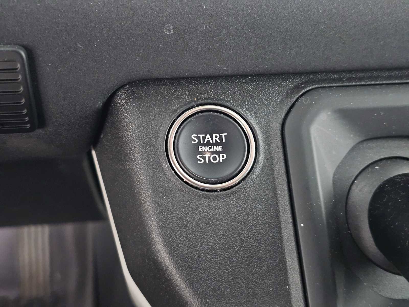 Used 2023 Land Rover Defender 130 S image 29