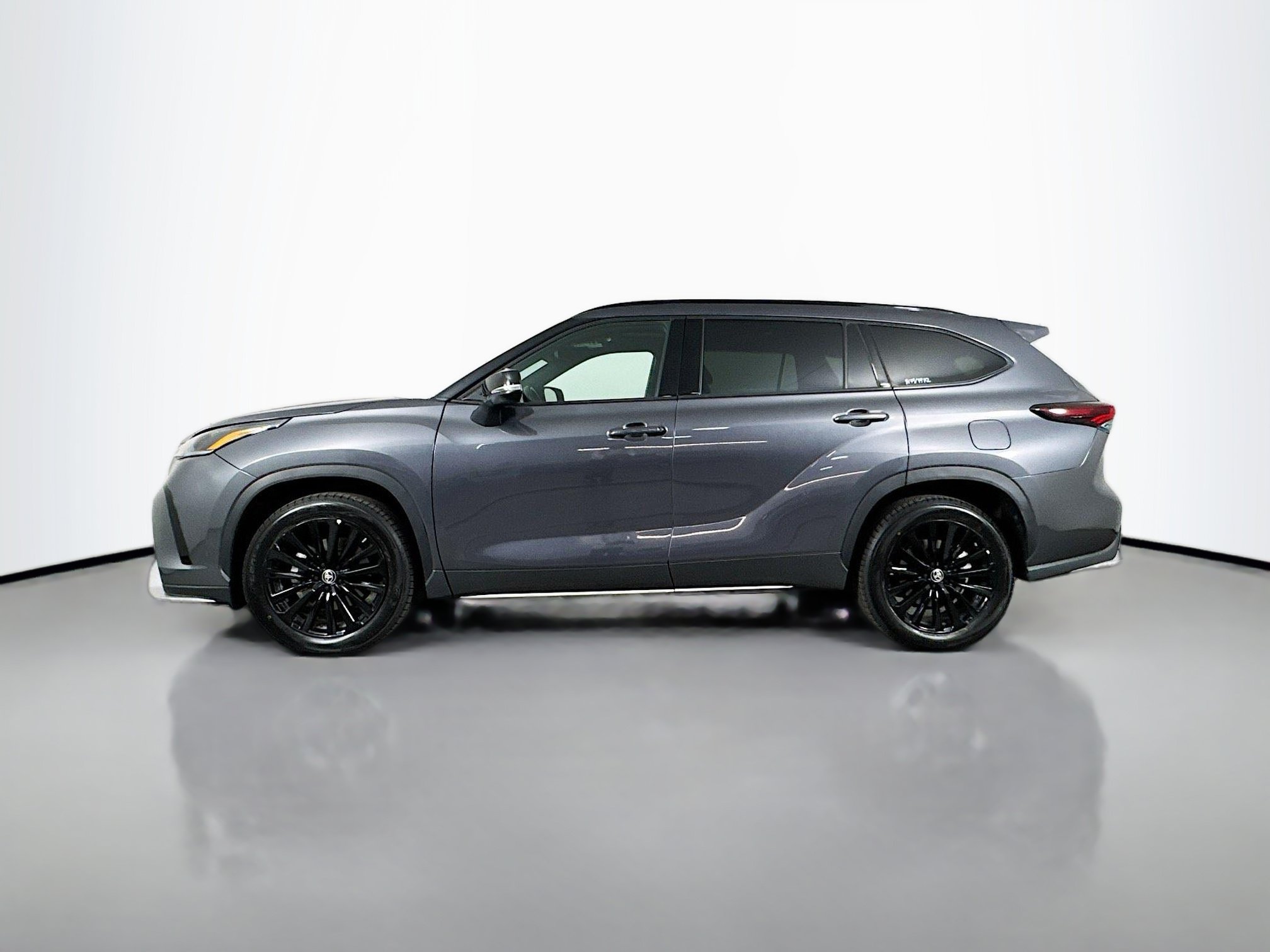 Certified 2025 Toyota Highlander XSE AWD/4WD image 4