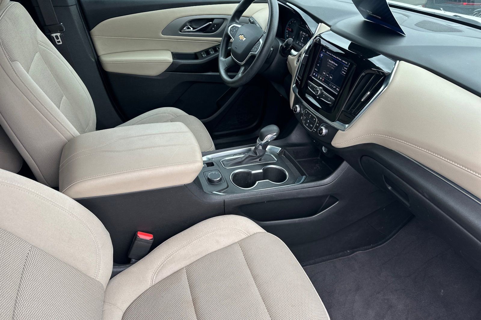 Used 2022 Chevrolet Traverse LS FWD image 16