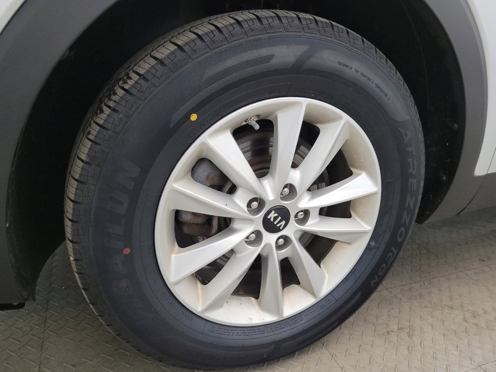 Used 2019 Kia Sorento LX AWD/4WD image 31