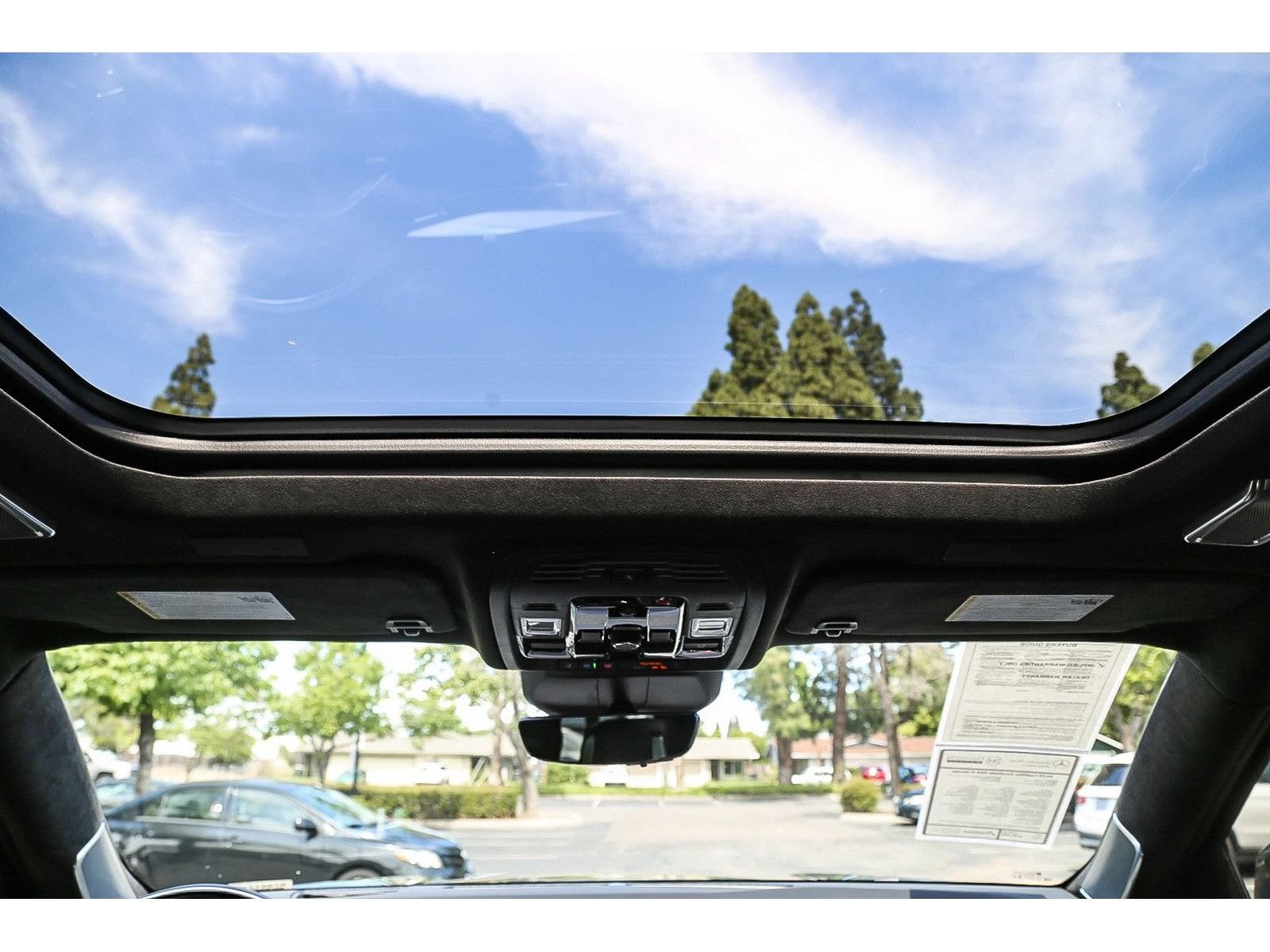 Used 2025 Cadillac Escalade ESV V AWD/4WD image 14
