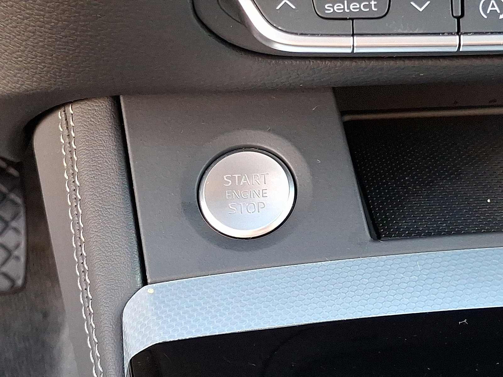 Certified 2025 Audi Q5 2.0T Premium Plus image 24