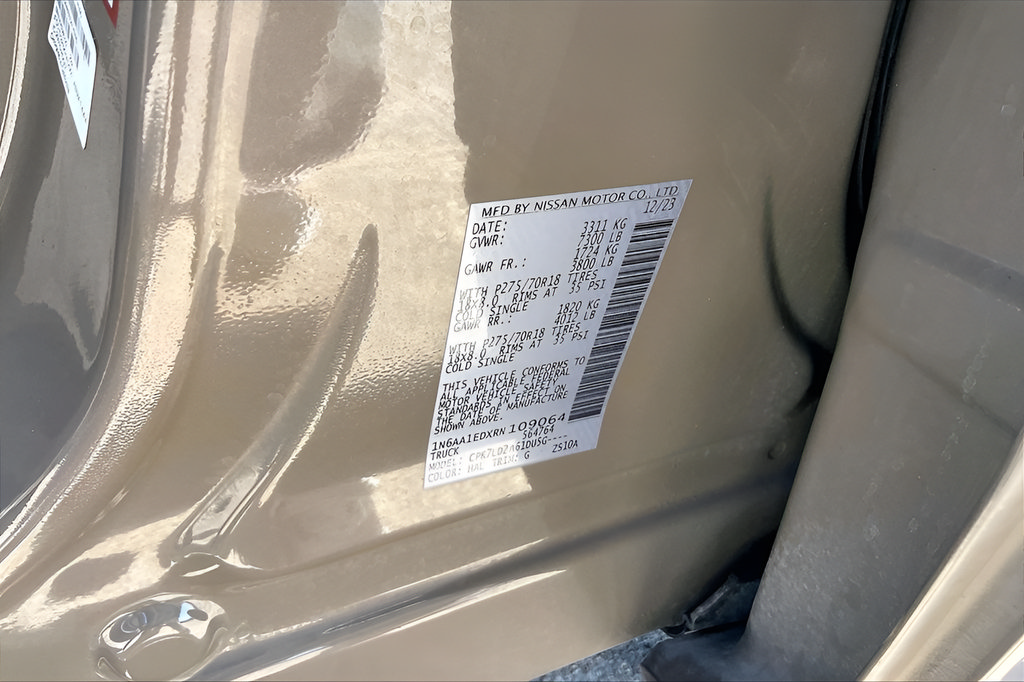 Used 2024 Nissan Titan PRO-4X w/ Pro-4x Convenience Package AWD/4WD image 16