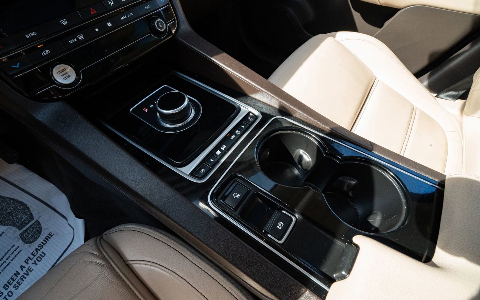 Used 2017 Jaguar F-PACE Prestige image 20