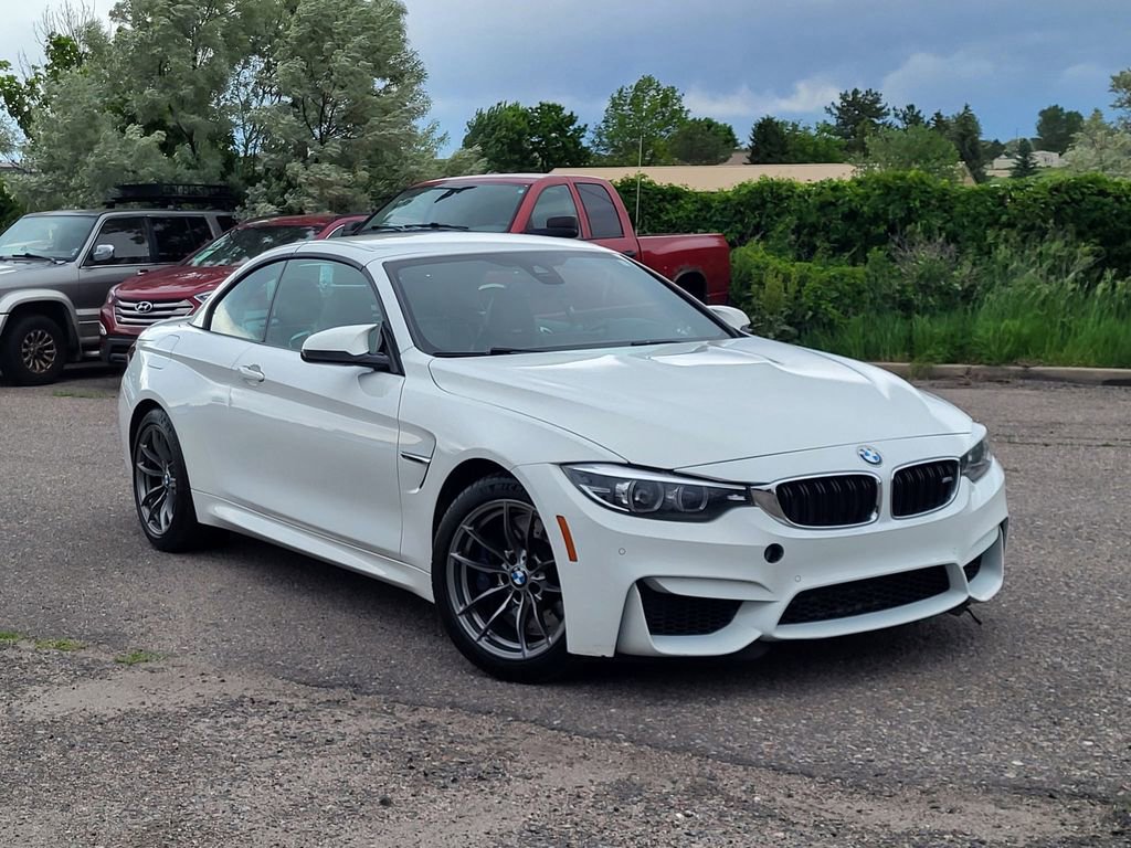Used 2020 BMW M4 Convertible image 2