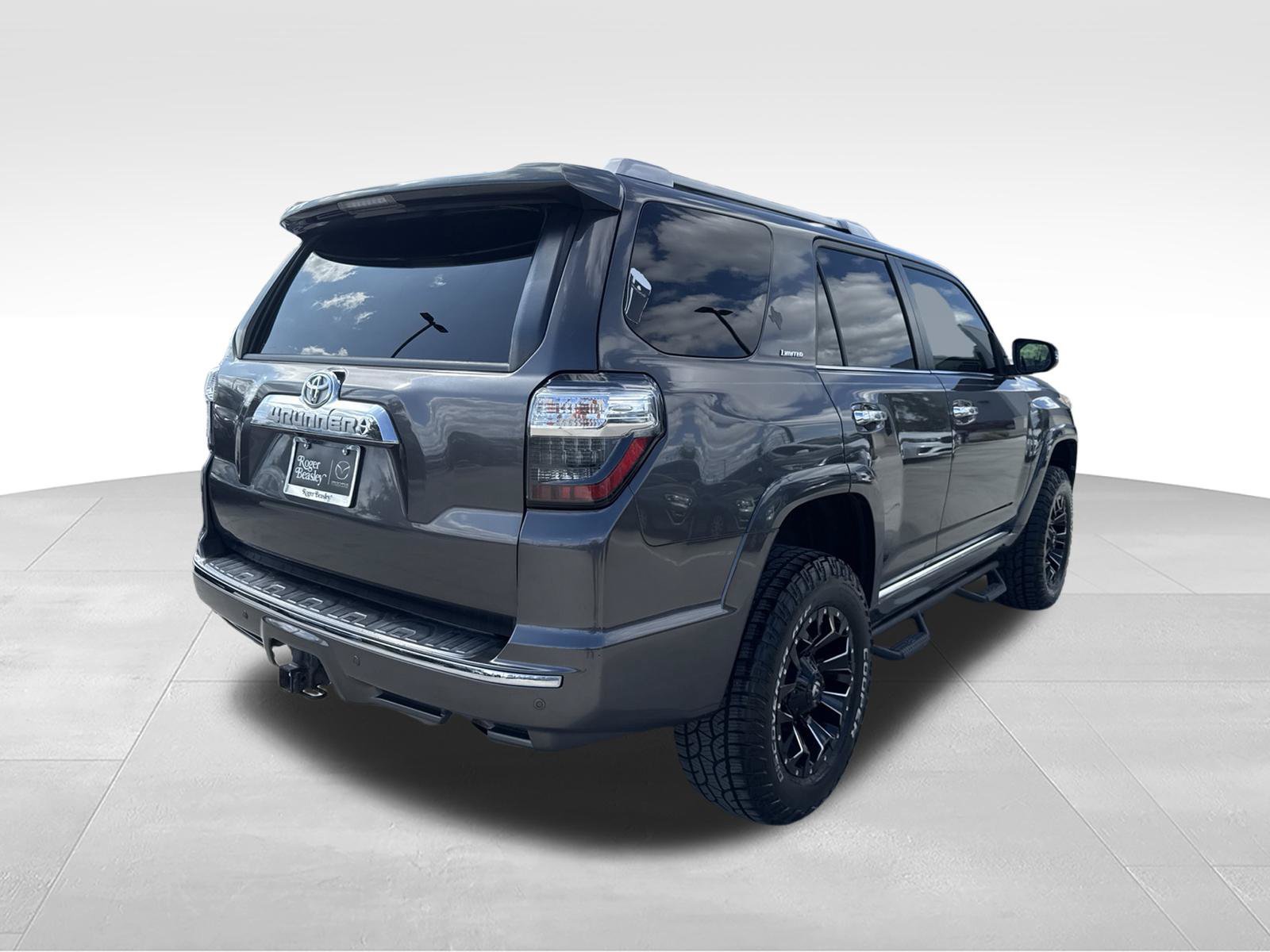Used 2017 Toyota 4Runner Limited AWD/4WD image 5