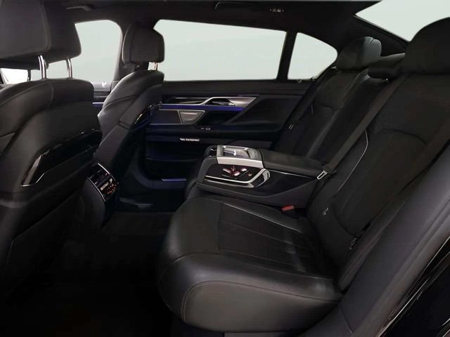 Used 2017 BMW 740i RWD image 23
